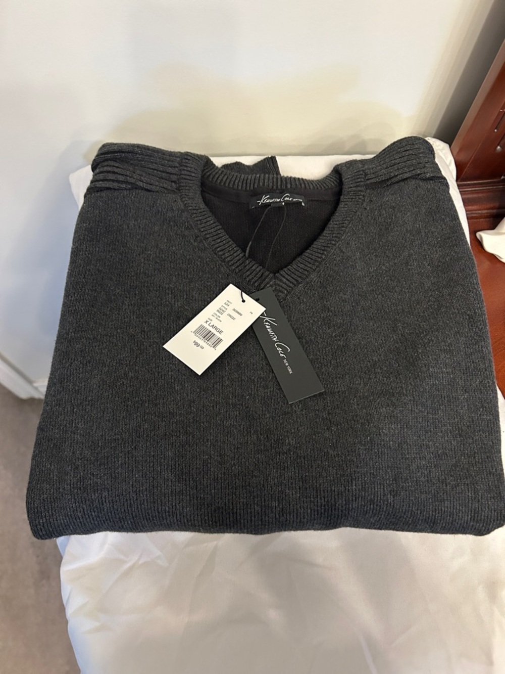 Kenneth Cole Men’s Dark Charcoal V-Neck Sweater New XL